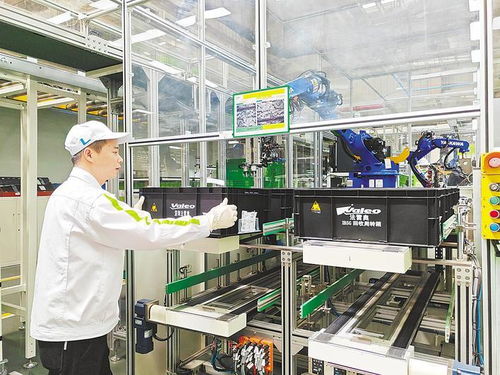 30余年深耕湖北 在漢擴容3次 法雷奧車燈帶動33家零部件企業聚鏈成群